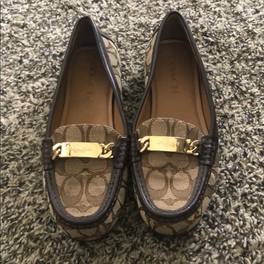 Coach flats